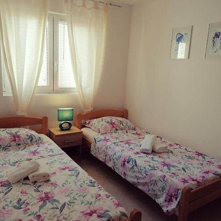 Apartment Vesna Vir Buitenkant foto
