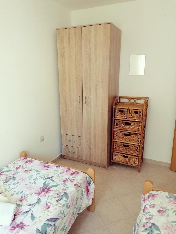 Apartment Vesna Vir Buitenkant foto