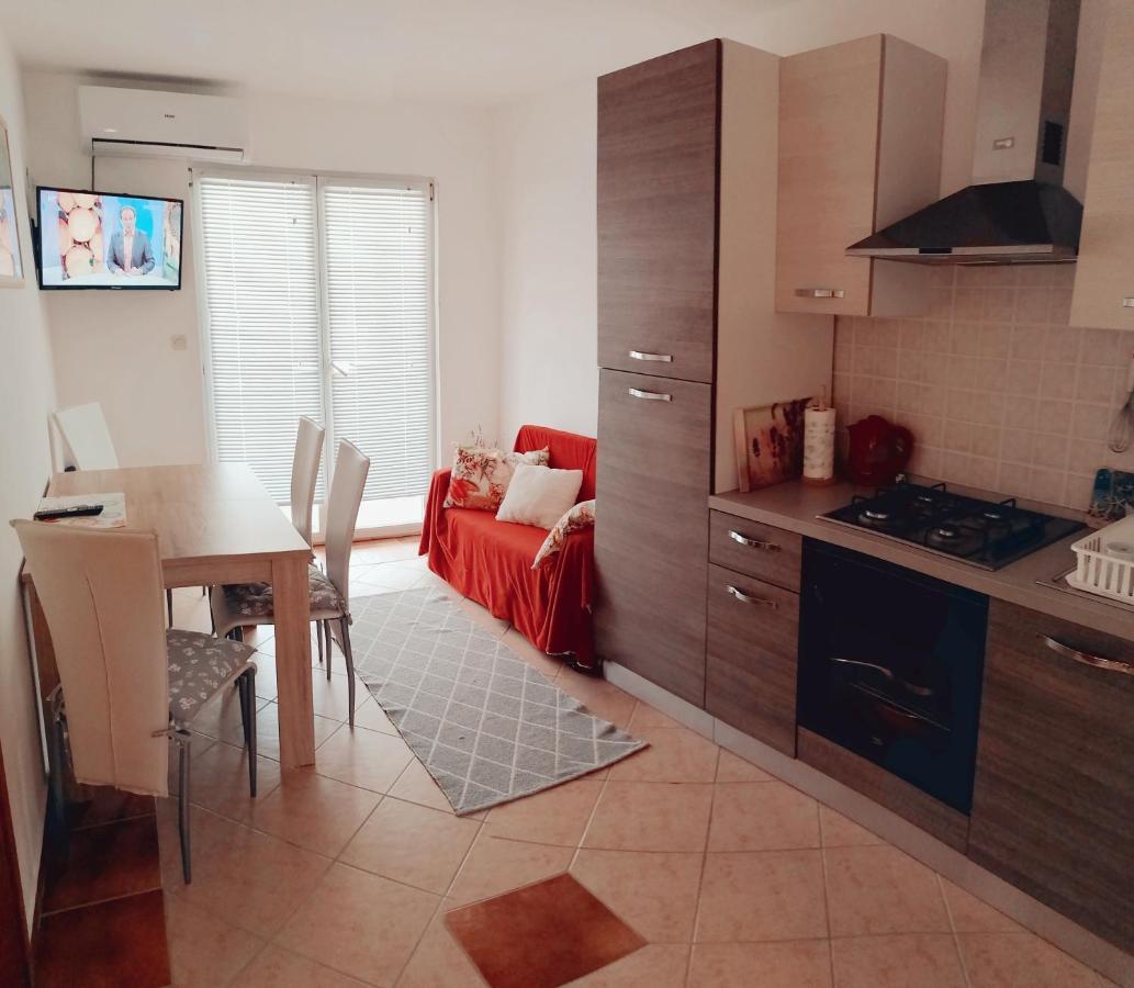 Apartment Vesna Vir Buitenkant foto