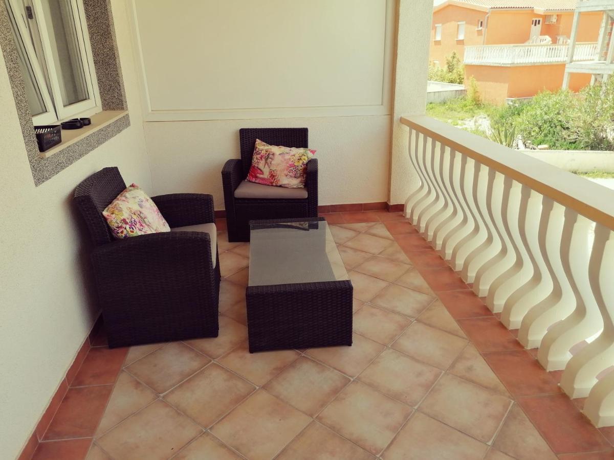 Apartment Vesna Vir Buitenkant foto